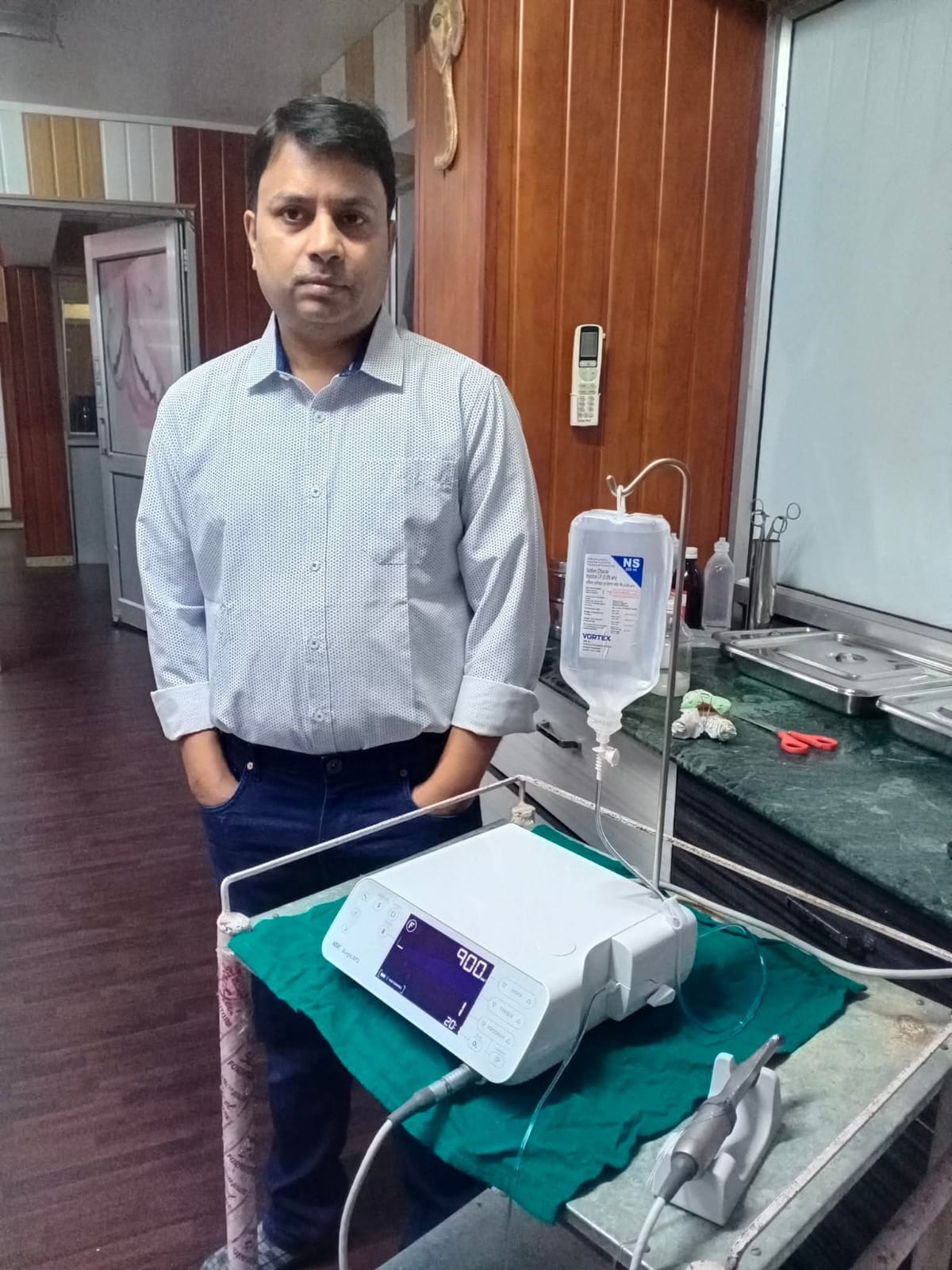 Dr. Vinod Kumar Tiwary Prosthodontist & Implantologist